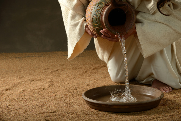ο Ιησούς ρίχνει νερό - Φωτογραφία, εικόνα