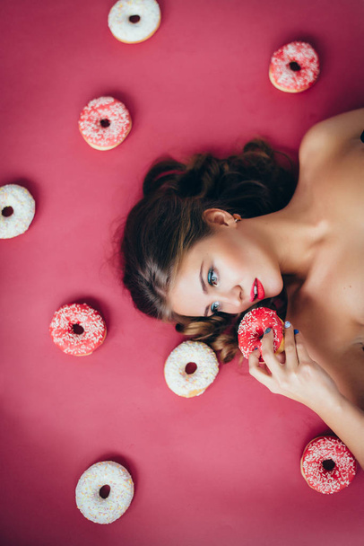   Girl with donuts - Foto, Imagen