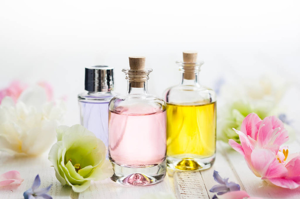Bottles with essential aroma oil - Zdjęcie, obraz