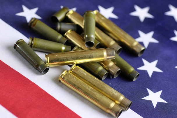 bala en la bandera de EE.UU.
 - Foto, imagen