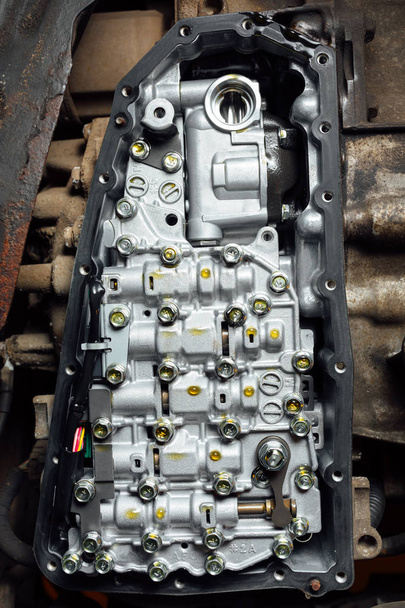 CVT transmisión automática, vista inferior
 - Foto, Imagen