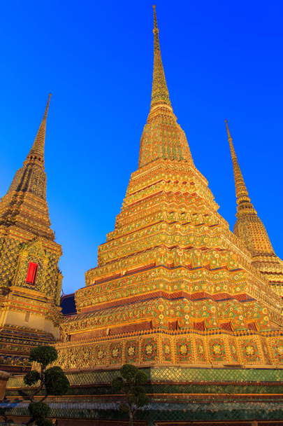 wat pho, bangkok, thailand auch bekannt als wat phra chetuphon, "wat" bedeutet Tempel in thai. Der Tempel ist eine der berühmtesten Touristenattraktionen Bangkoks. Der Tempel hat seinen Ursprung im Jahr 1788. - Foto, Bild