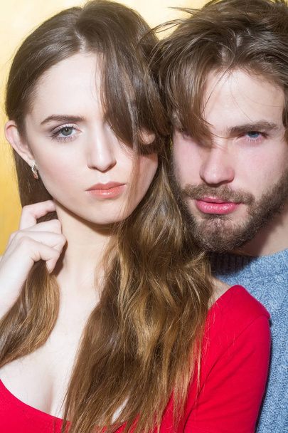 Young couple of pretty girl and bearded man - Foto, afbeelding