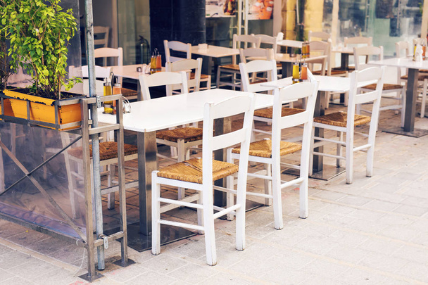 Utcai kávézó. Hangulatos étterem - Fotó, kép