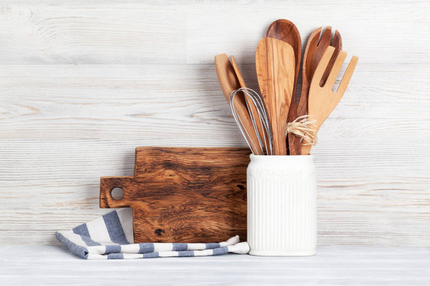 Mutfak gereçleri ve kesme tahtası - Fotoğraf, Görsel