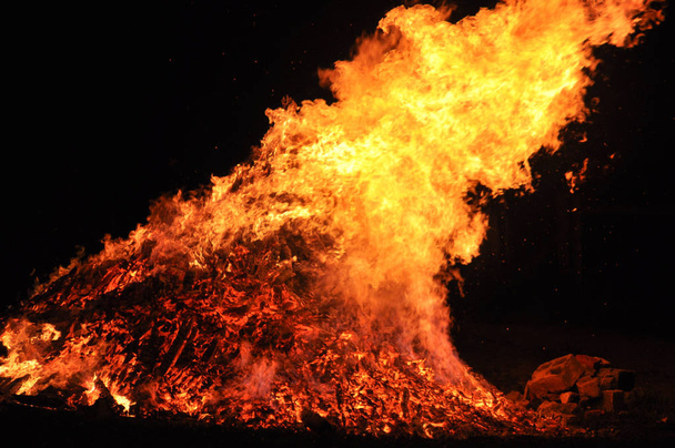 Огонь, опасность, пожарный
 - Фото, изображение