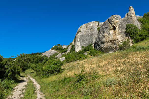 Cave City in Cherkez-Kermen Valley, Crimea - Foto, imagen