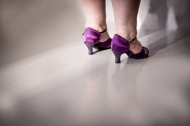Feet of overweight woman. Salsa dancer - Photo, Image