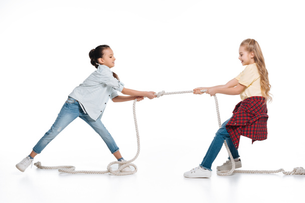 Lányok játék kötélhúzás - Fotó, kép