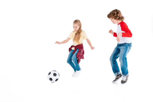 futbol oynayan çocuklar - Fotoğraf, Görsel