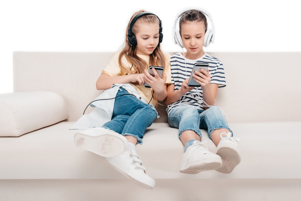 Children using digital devices - Zdjęcie, obraz