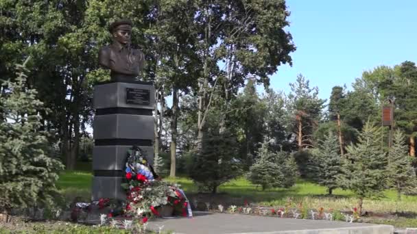 Skulptur an den legendären Landungskommandanten v.margelov - Filmmaterial, Video