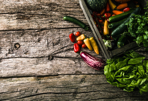 Organic vegetables on wood - Valokuva, kuva
