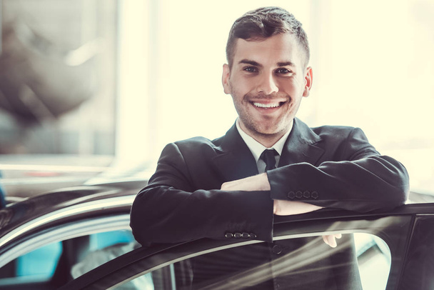 Handsome businessman with car - Fotografie, Obrázek