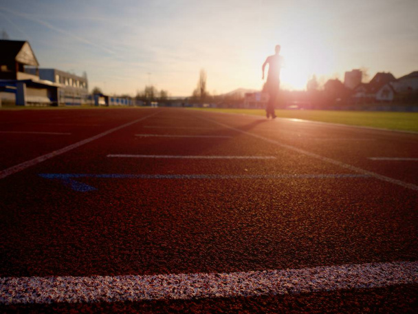 Spor ve sağlıklı yaşam konsepti, koşu adam - Fotoğraf, Görsel