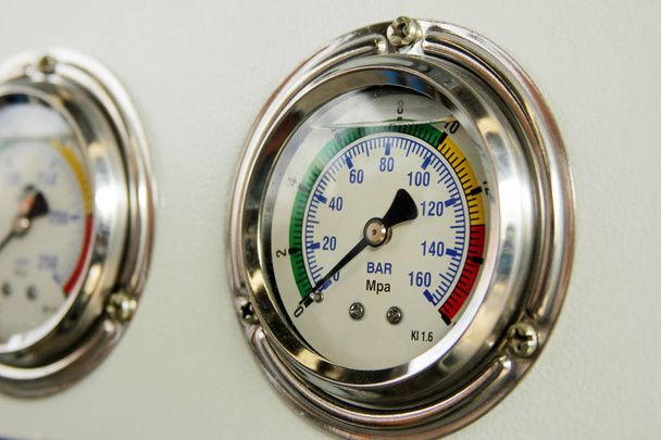 medidores de alta pressão industriais
  - Foto, Imagem