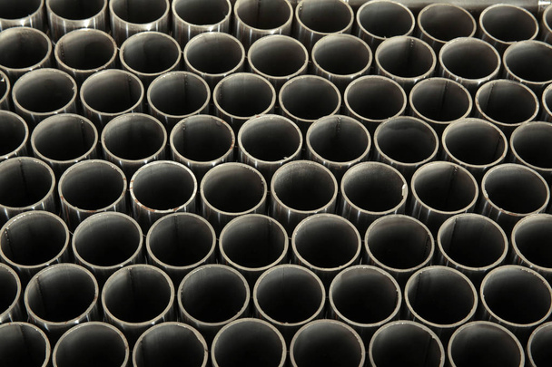 Yeni imal edilmiş çelik borular  - Fotoğraf, Görsel
