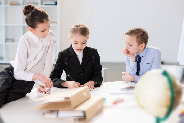 Children working in office   - Fotografie, Obrázek
