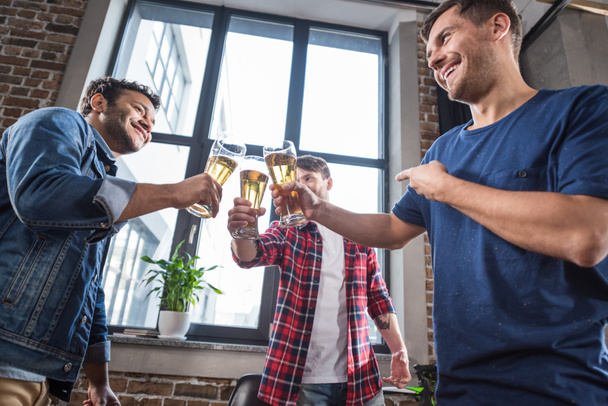 men drinking beer - Photo, Image