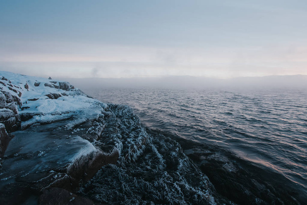 Winter coast of Barents Sea. Kola Peninsula, Russia - Foto, Imagen