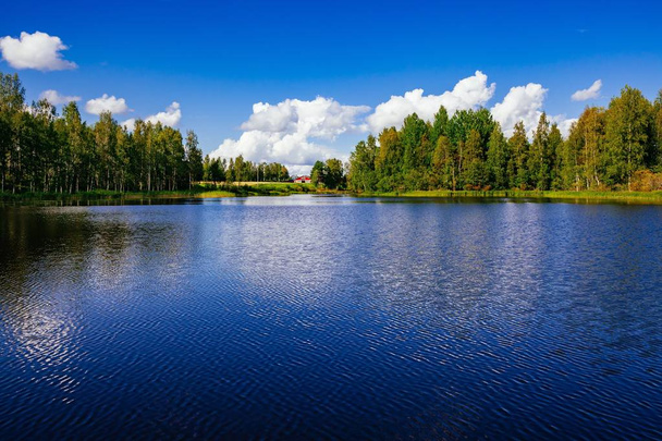 Suomi järvimaisema kesällä
 - Valokuva, kuva