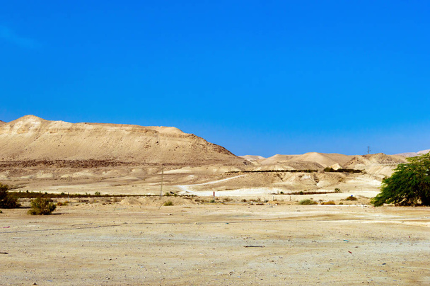 Иудейские горы в пустыне
  - Фото, изображение
