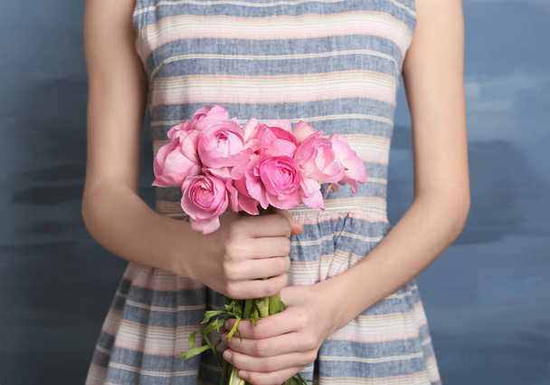 Woman holding beautiful bouquet - Fotó, kép