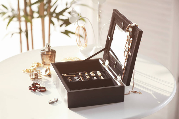 bijouterie in jewelry box - Fotoğraf, Görsel