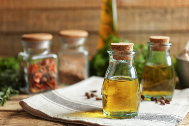 Olive oil with spices  - Foto, afbeelding