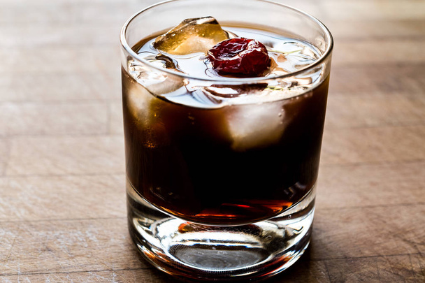 Black Russian Cocktail with vodka and coffee liquor - 写真・画像