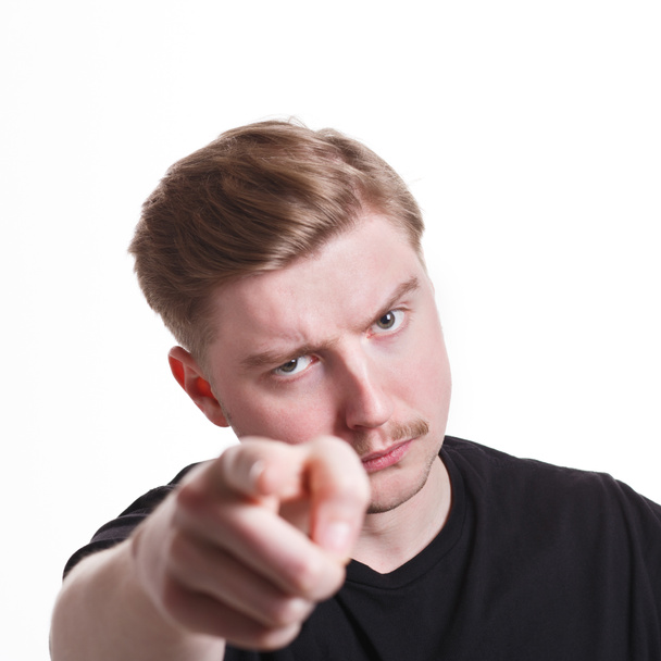 Строгий человек жестом с указательным пальцем на вас
 - Фото, изображение