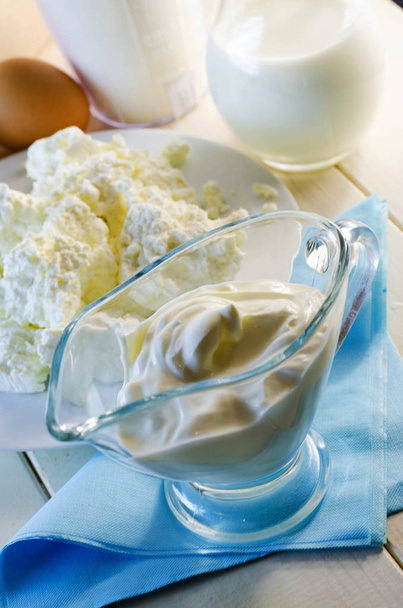 crema agria y productos lácteos
 - Foto, Imagen