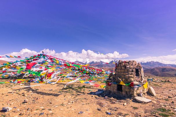 Augustus 16, 2014 - boeddhistische relikwie in de Himalaya, Tibet - Foto, afbeelding