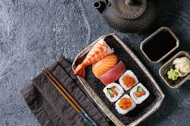 Sushi Set nigiri and rolls - Foto, Bild