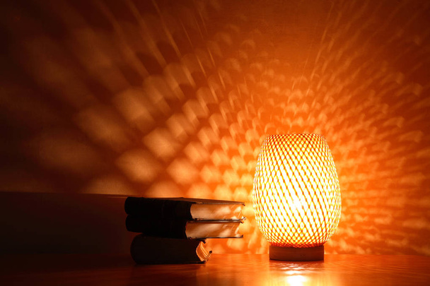 Lâmpada de mesa brilhante
 - Foto, Imagem