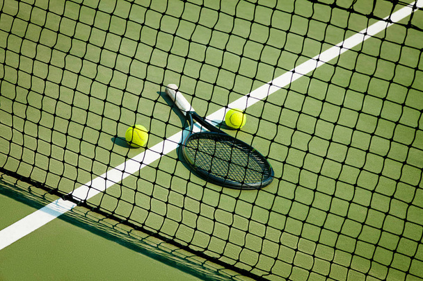 The tennis ball on a tennis court - Photo, image