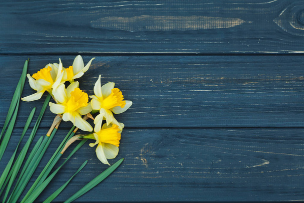 Arreglo floral de narcisos
 - Foto, imagen