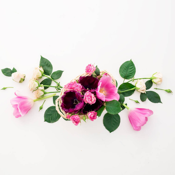 Λουλουδάτο μοτίβο με λουλούδια τουλίπα - Φωτογραφία, εικόνα