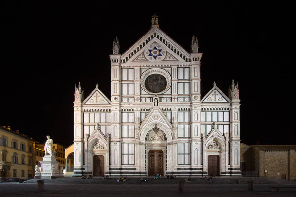 Βασιλική di Santa Croce το βράδυ, Φλωρεντία, Ιταλία - Φωτογραφία, εικόνα