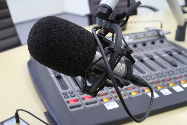 Station de radio. Microphone dans un studio d'enregistrement
 - Photo, image