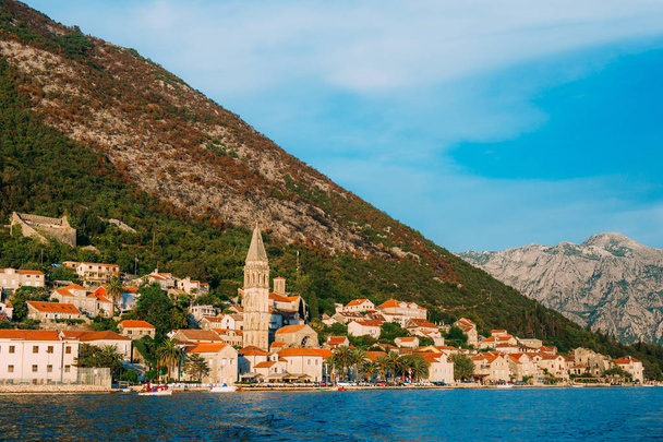 Staré rybářské městečko Perast na pobřeží Kotorské zátoky - Fotografie, Obrázek