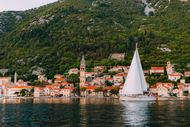 Jachty i łodzie w Adriatyku - Zdjęcie, obraz