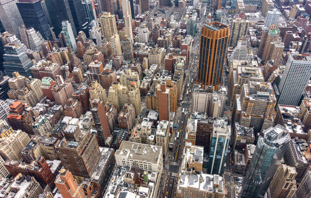 Gökdelenler ve sokakları ile New York'ta Manhattan'ın havadan görünümü. - Fotoğraf, Görsel