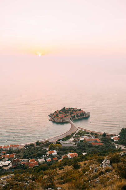Island of Sveti Stefan. Panoramic shot - Foto, Imagem