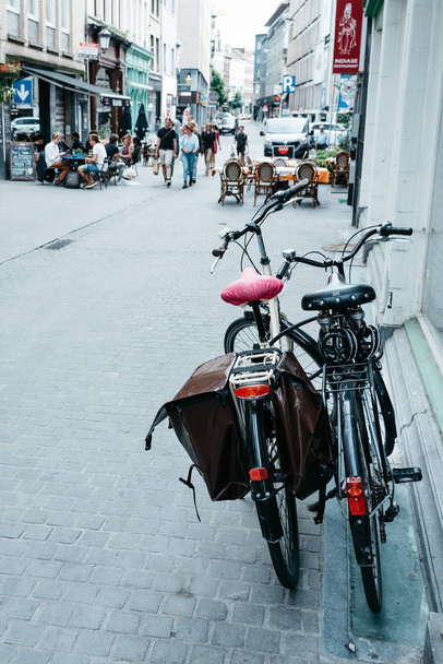 Bicycles parked in the Grote Markt of Antwerp - Fotografie, Obrázek