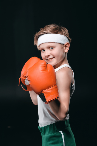 boy in boxing gloves - Foto, imagen