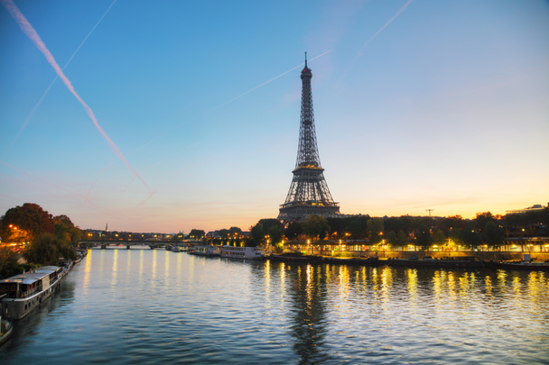 Cityscape του Παρισιού με Πύργο του Άιφελ - Φωτογραφία, εικόνα