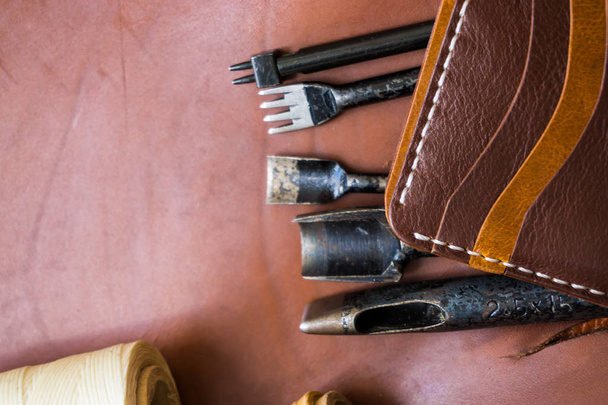 Genuine leather with craftsmanship tool for make wallet - Foto, imagen