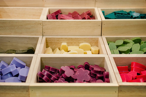 scatole di saponi colorati
 - Foto, immagini
