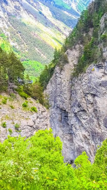 Zakres wysokiej dynamiki (Hdr) widoku Pre Saint Didier w dolinie Aosta, Włochy - Zdjęcie, obraz
